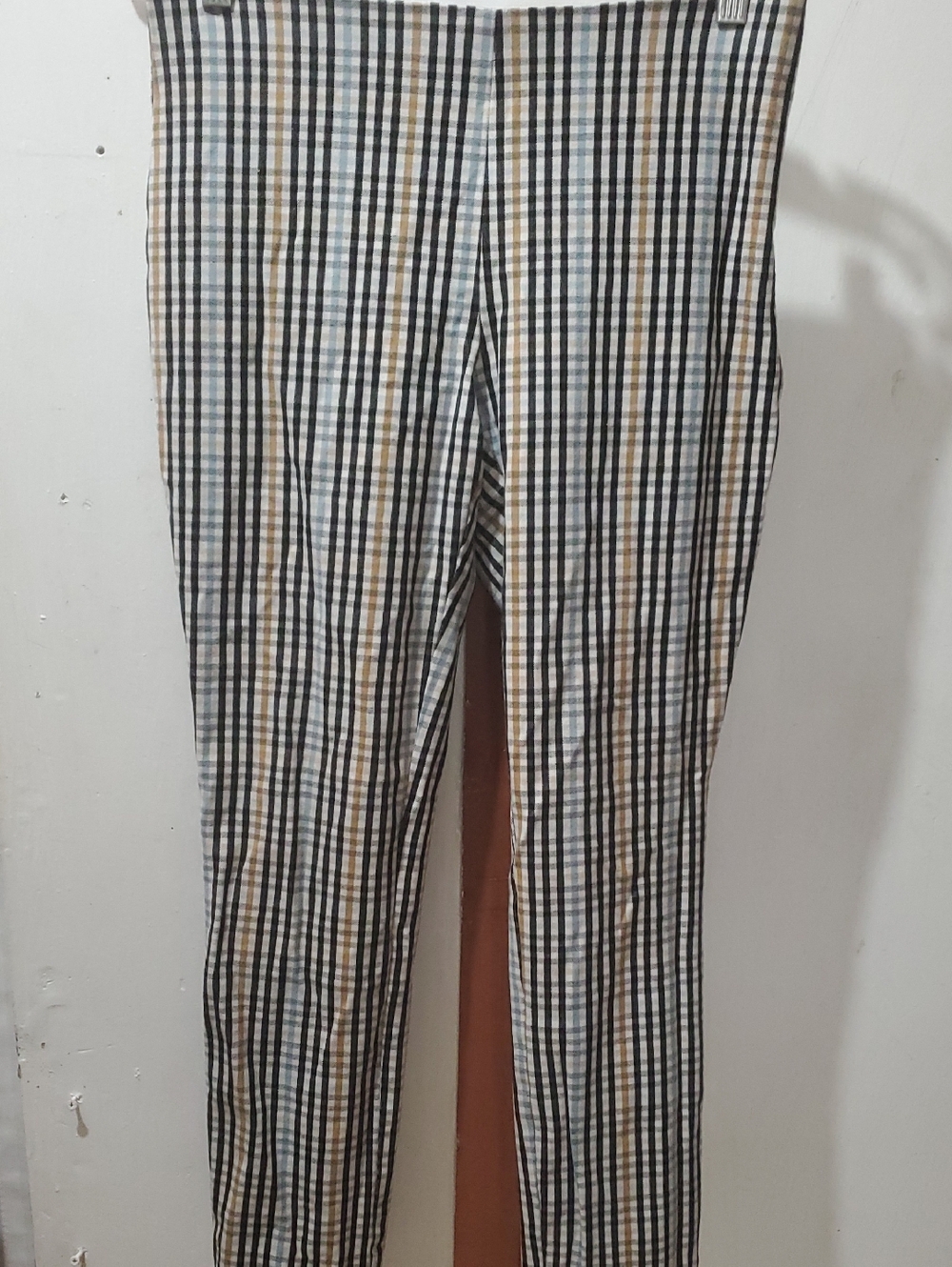 a new day Black, White & Tan Plaid  Elastic Waist Woman Pants Size 4